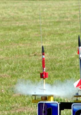 Custom Rockets Razor Lift-Off