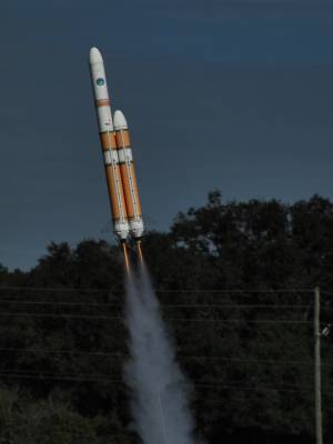 Carl's Delta IV Heavy