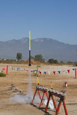 Custom Rockets Engage launches on a C5-3 with a backdrop of the historic Mount Wilson Observatory