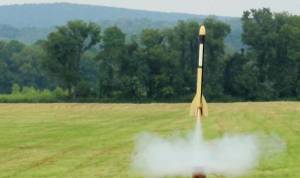 Estes Big Bertha launches an Altimeter Two in a payload bay